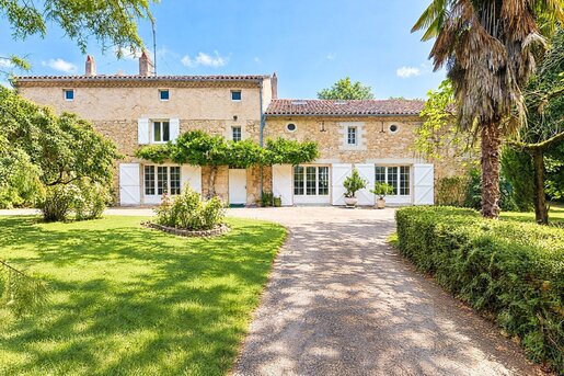 Maison 8 pièces 347 m² · à Montégut-Lauragais · 347 m² · 579 000 €
