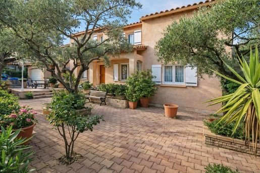 Maison 6 pièces 173 m² · à Beaucaire · 173 m² · 369 000 €