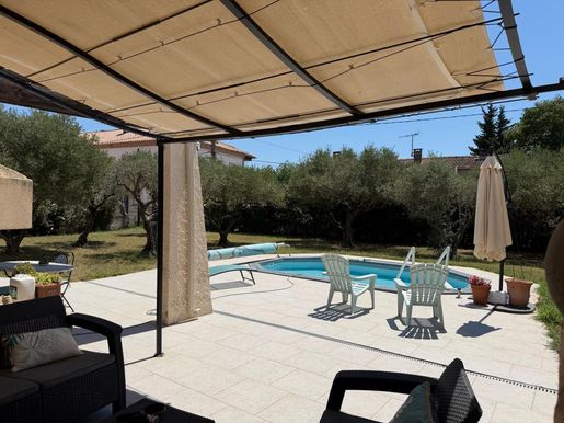 Maison 5 pièces 210 m² · à Beaucaire · 210 m² · 415 000 €