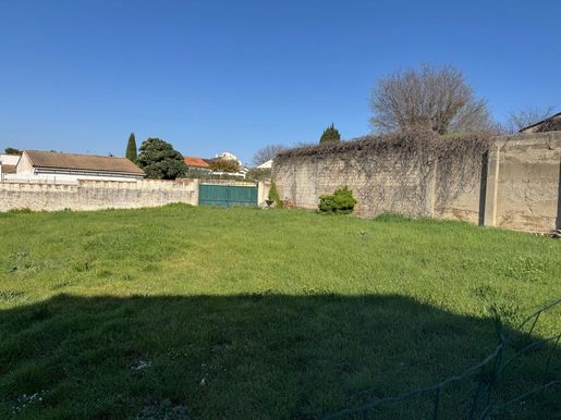 Terrain 549 m² · à Beaucaire · 144 000 €