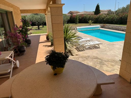 Maison 5 pièces 155 m² · à Bellegarde · 155 m² · 627 000 €