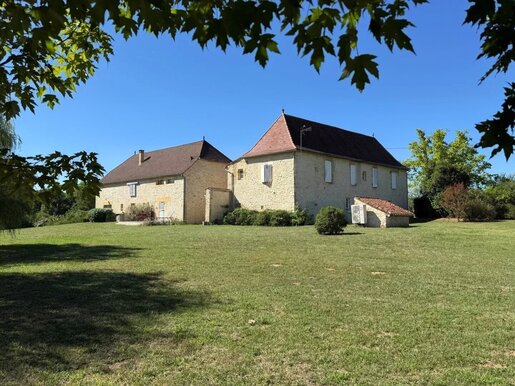 Maison 11 pièces 361 m² · à Cazals · 361 m² · 889 000 €