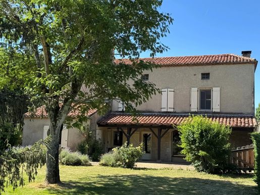 Maison 4 pièces 139 m² · à Anglars-Juillac · 139 m² · 245 000 €