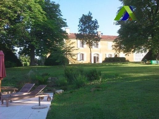 Maison 20 pièces 428 m² · à Auch · 428 m² · 1 050 000 €