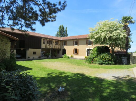 Maison 10 pièces 307 m² · à Trie-sur-Baïse · 307 m² · 420 000 €