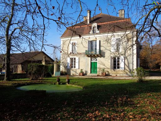 Maison 14 pièces 400 m² · à Nogaro · 400 m² · 945 000 €