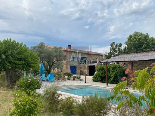 Maison 10 pièces 244 m² · à Bessas · 244 m² · 499 000 €