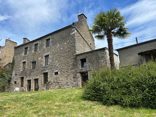 Maison 7 pièces 220 m² · à Dinan · 220 m² · 495 000 €
