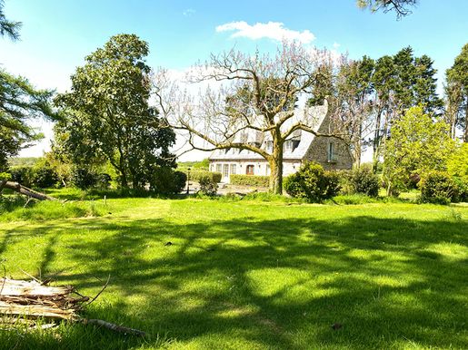 Maison 13 pièces 210 m² · à Quimper · 210 m² · 840 000 €