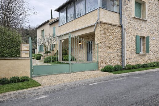 Maison 8 pièces 161 m² · à Allègre-les-Fumades · 161 m² · 240 000 €