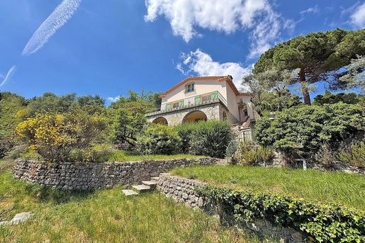 Maison 6 pièces 142 m² · à Grasse · 142 m² · 740 000 €