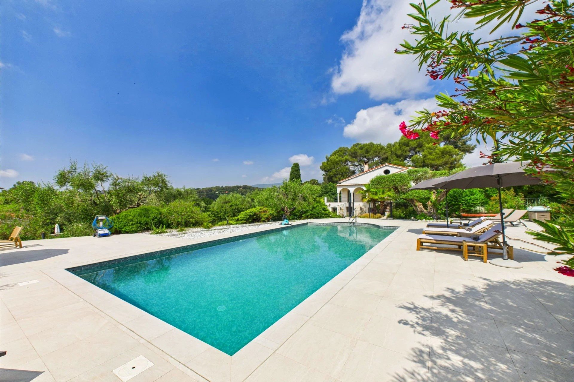 Maison à vendre, 439m², Roquefort-les-Pins