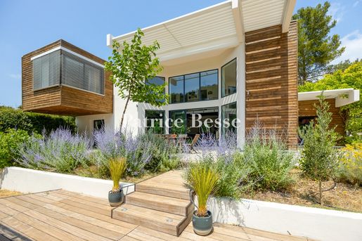 Maison 6 pièces 2528 m² · à Roquefort-la-Bédoule · 2 528 m² · 995 000 €