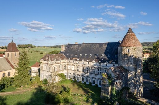 Maison 20 pièces 3000 m² · à Besançon · 3 000 m² · 850 000 €