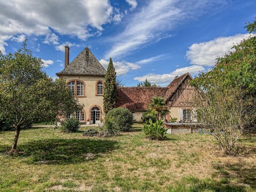 Maison 8 pièces 400 m² · à Salbris · 400 m² · 695 000 €