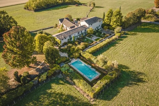 Maison 10 pièces 500 m² · à Mâcon · 500 m² · 980 000 €