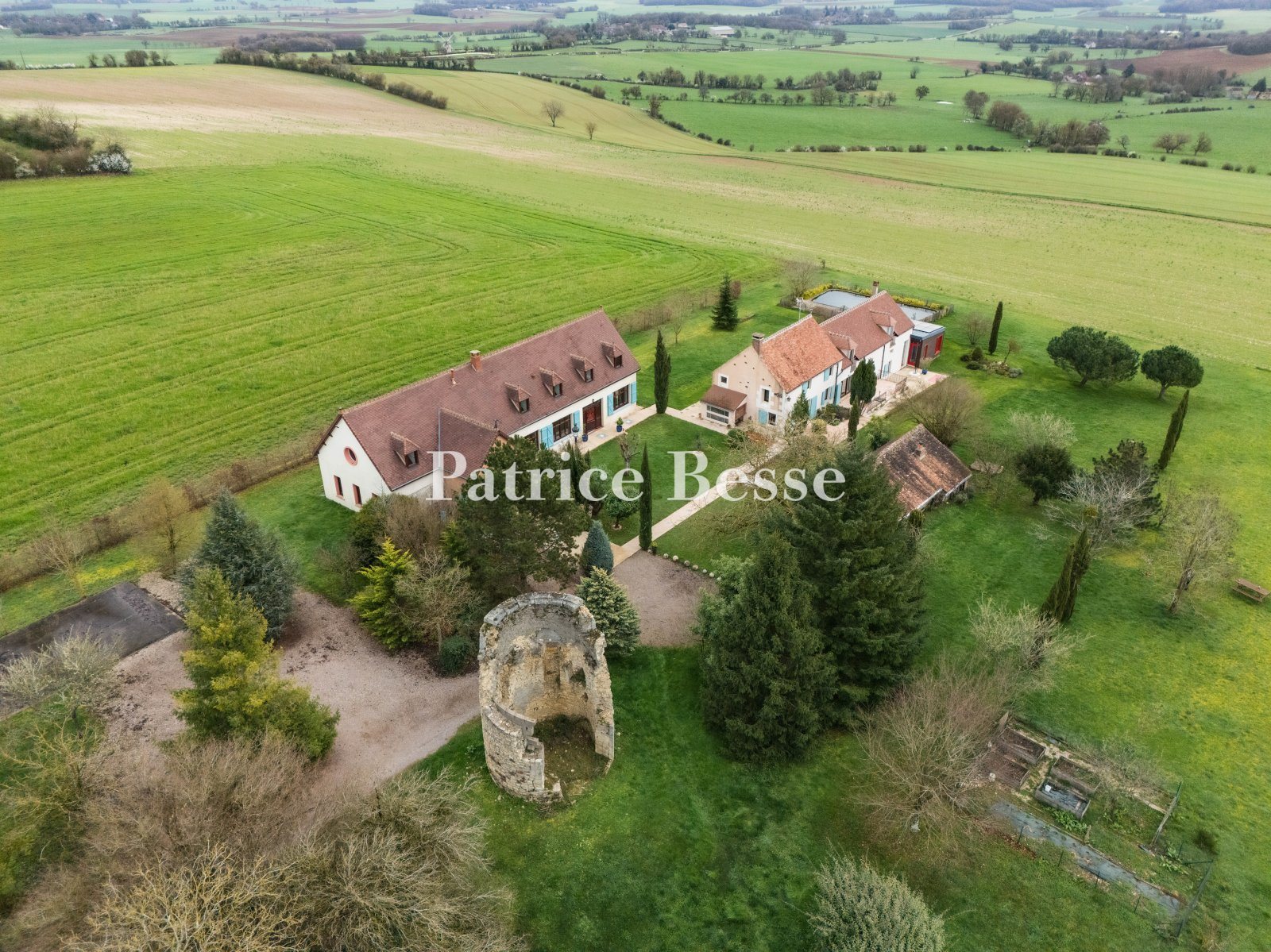 Maison à vendre, 618m², Cosne-Cours-sur-Loire