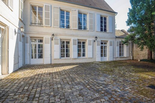 Maison 10 pièces 487 m² · à Compiègne · 487 m² · 1 495 000 €