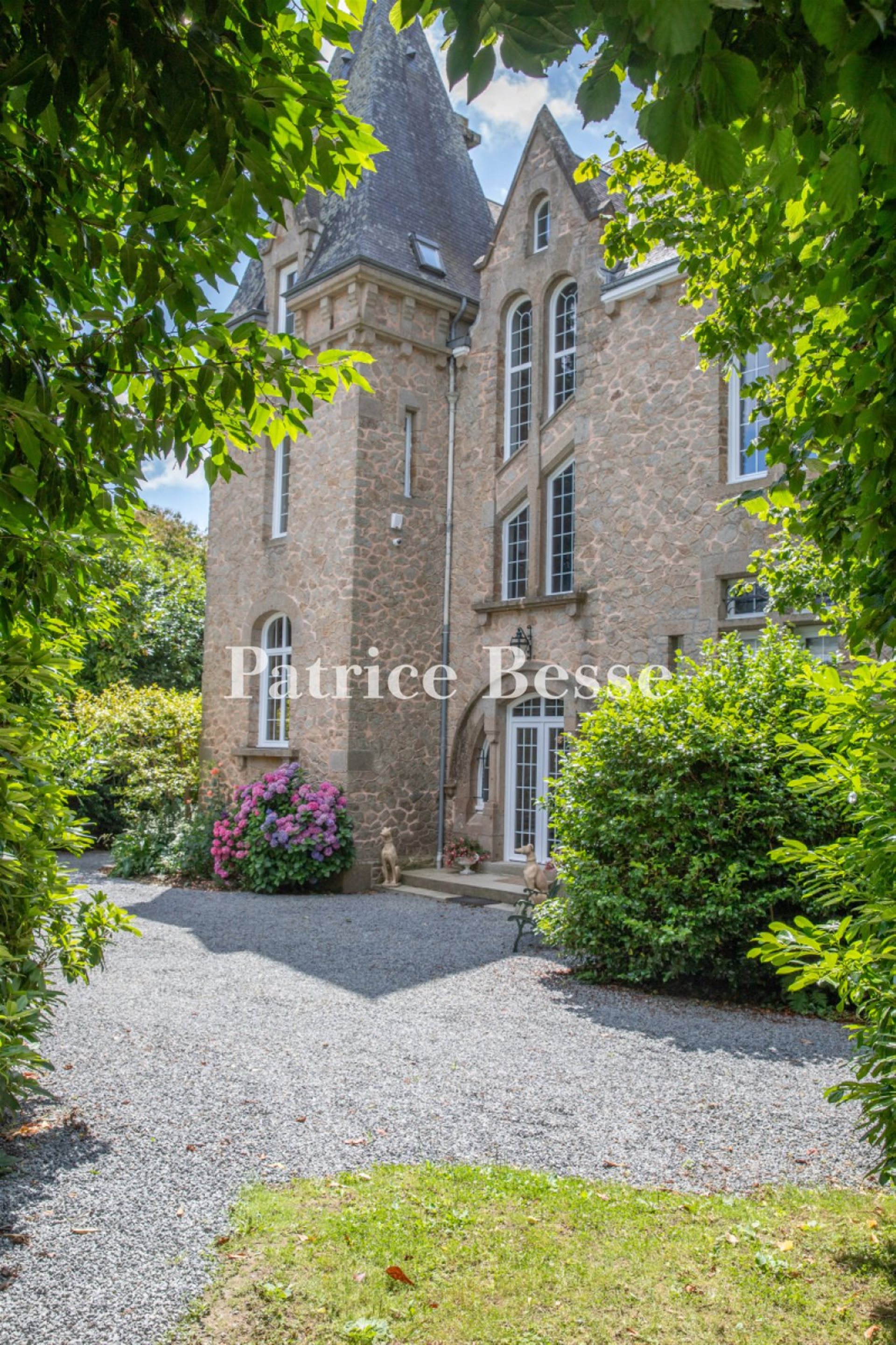 Maison à vendre, 350m², Saint-Hilaire-du-Harcouët