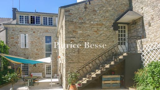 Maison 12 pièces 381 m² · à Pontivy · 381 m² · 399 000 €