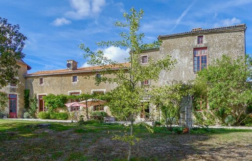 Maison 10 pièces 410 m² · à Niort · 410 m² · 495 000 €