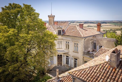 Maison 17 pièces 730 m² · à Caraman · 730 m² · 820 000 €