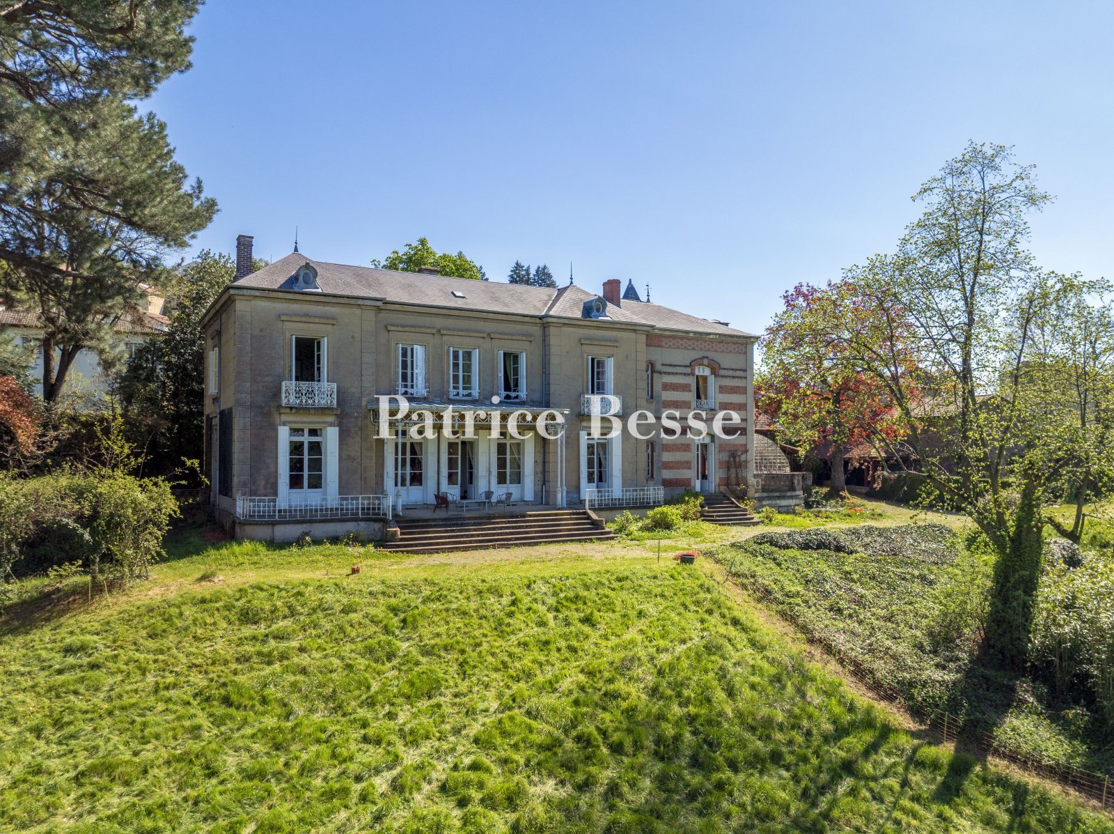 Maison à vendre, 610m², L'Etrat
