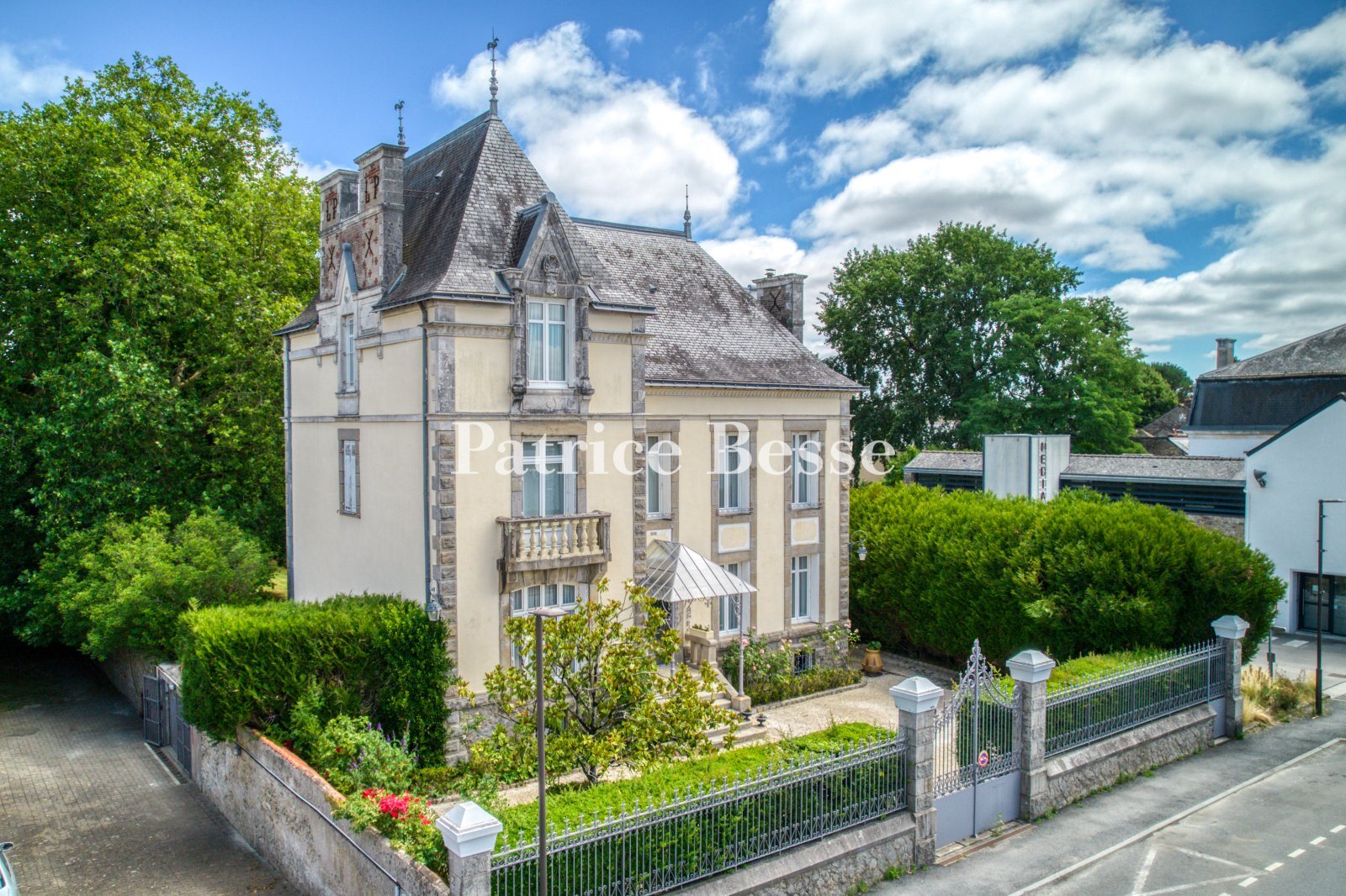 Maison à vendre, 350m², Saint-Etienne-de-Montluc