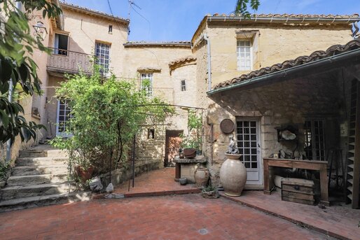 Maison 15 pièces 295 m² · à Uzès · 295 m² · 625 000 €