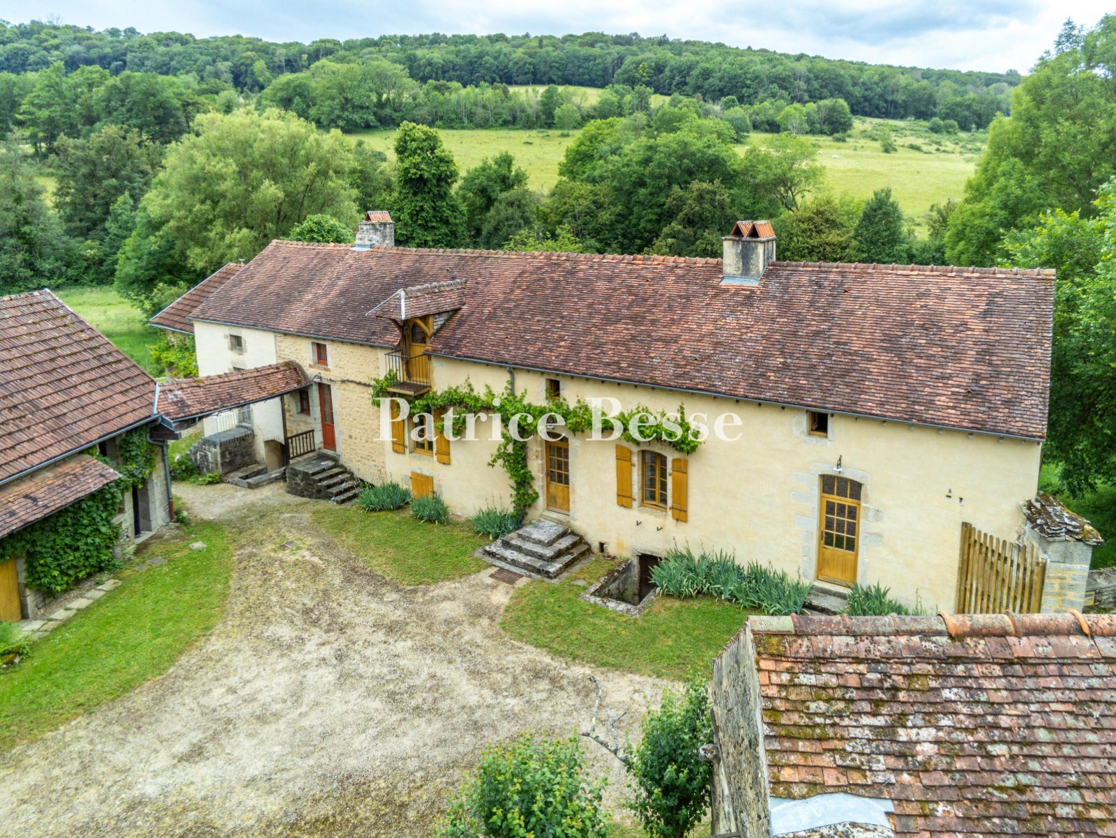 In Côte-d'Or, in the Ozerain valley near Flavigny, a restored 18th-century mill with... - Vue 5