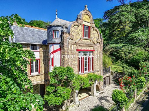 Maison 7 pièces 196 m² · à Saint-Prix · 196 m² · 890 000 €