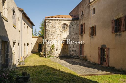 8 pièces 176 m² · à Issoire · 176 m² · 180 000 €