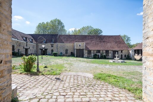 Maison 17 pièces 1060 m² · à Ozoir-la-Ferrière · 1 060 m² · 2 600 000 €