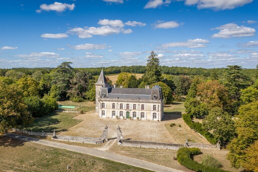 Maison 20 pièces 1023 m² · à Angoulême · 1 023 m² · 1 100 000 €