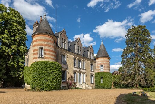 Maison 15 pièces 410 m² · à Châteaudun · 410 m² · 1 500 000 €