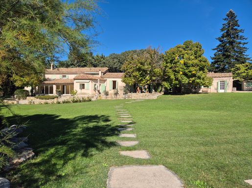 Maison 24 pièces 469 m² · à Aix-en-Provence · 469 m² · 1 950 000 €