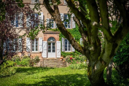 Maison 10 pièces 820 m² · à Gaillac · 820 m² · 780 000 €