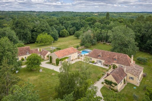 Maison 11 pièces 426 m² · à Bergerac · 426 m² · 1 390 000 €