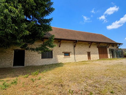 Maison 7 pièces 87 m² · à Saint-Maurice-en-Rivière · 87 m² · 260 000 €