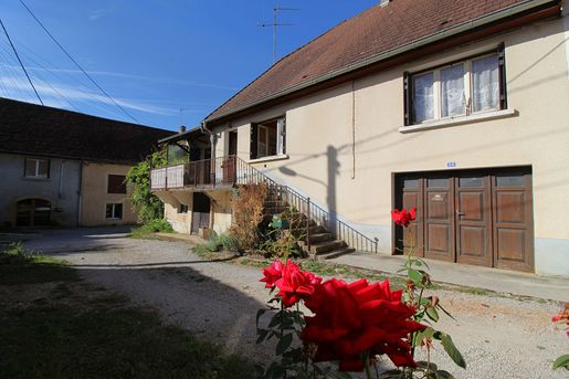 Maison 5 pièces 130 m² · à Cesancey · 130 m² · 109 000 €