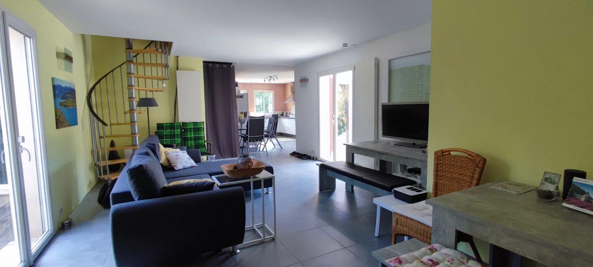 Maison à vendre, 156m², Carcès