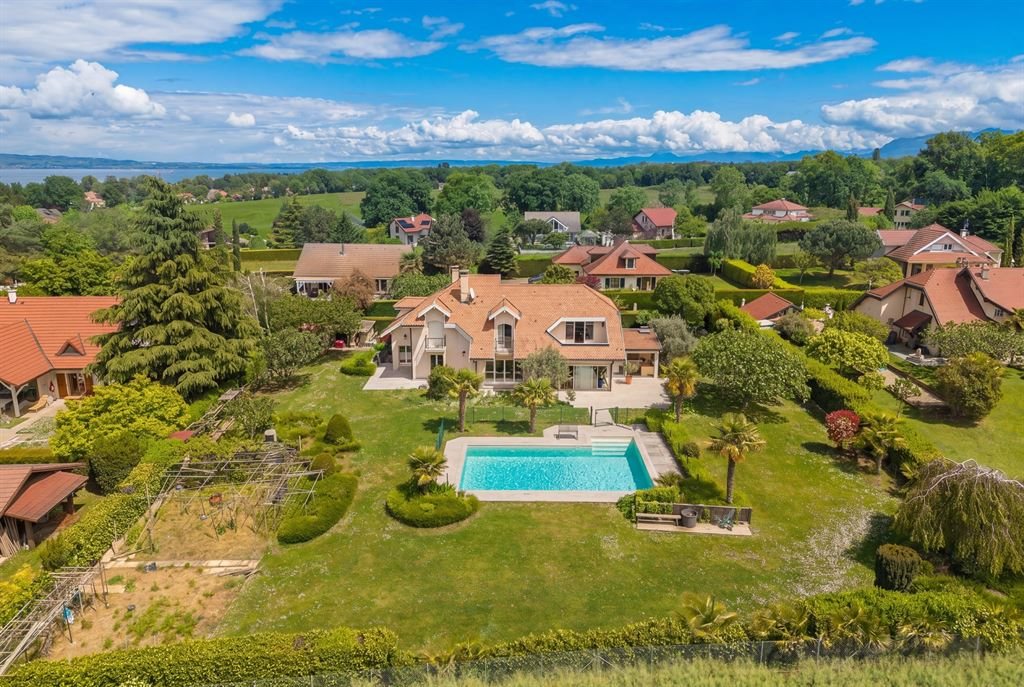 Maison à vendre, 320m², Nernier