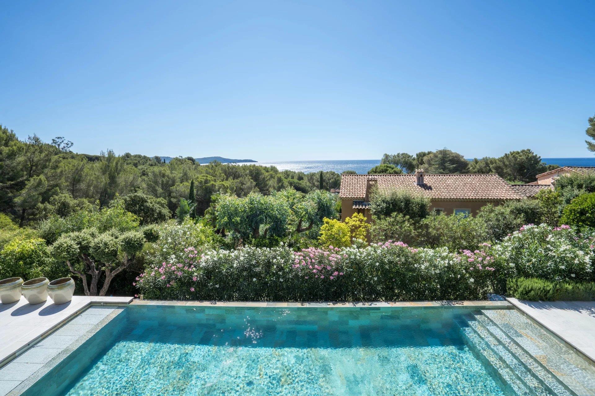 Maison à vendre, 410m², Cavalaire-sur-Mer