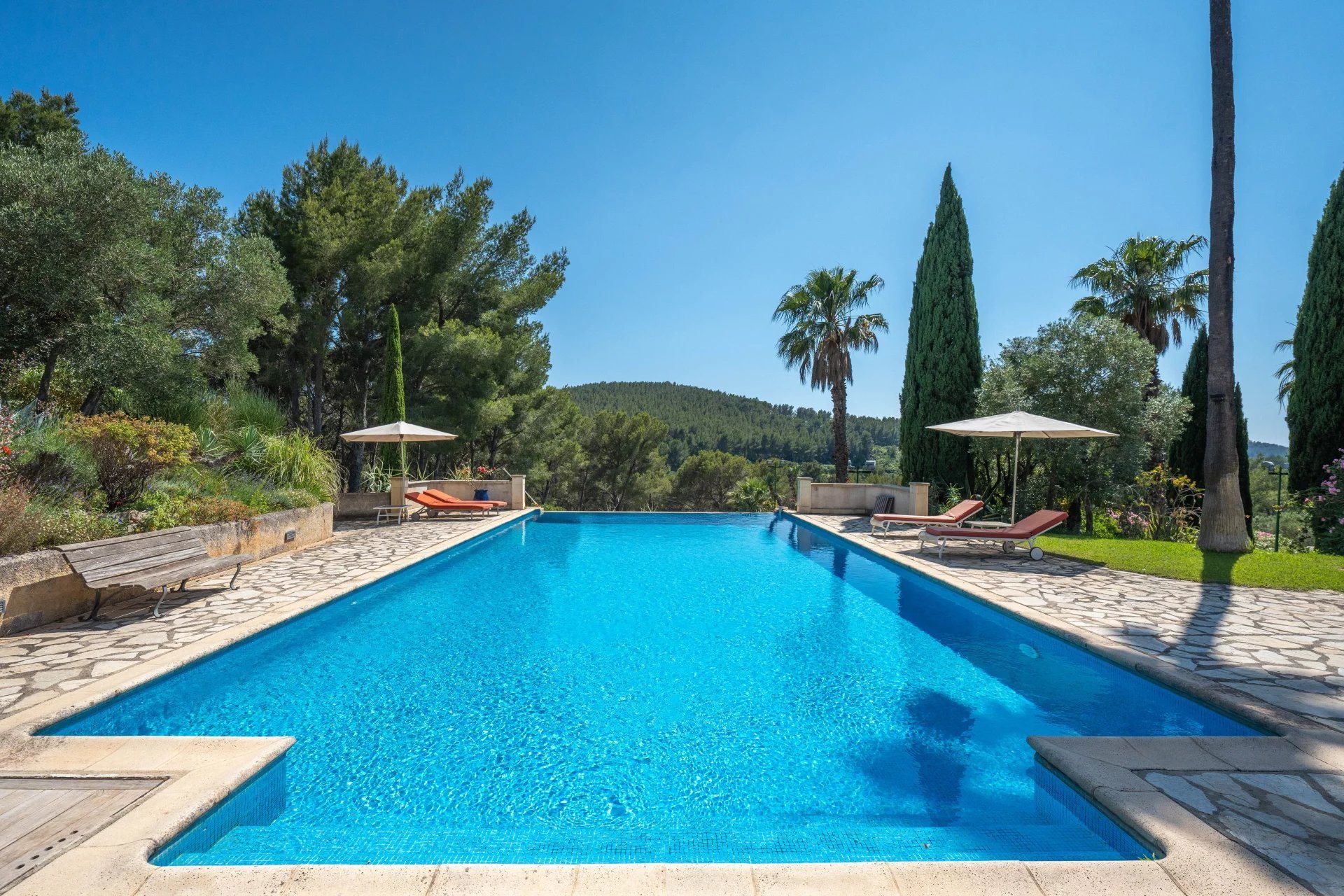 Maison à vendre, 380m², Saint-Cyr-sur-Mer