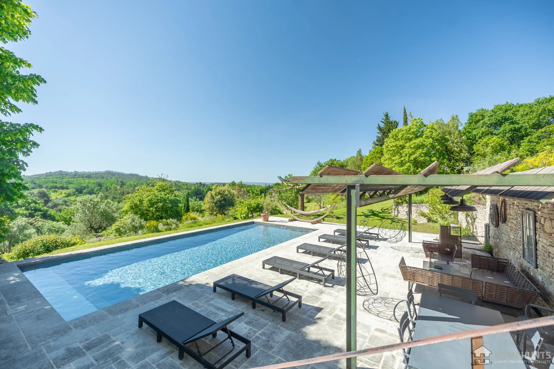 Maison à vendre, 317m², Murs