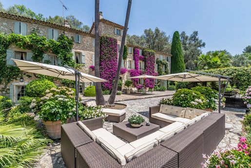 Maison 800 m² · à Grasse · 800 m² · 6 900 000 €