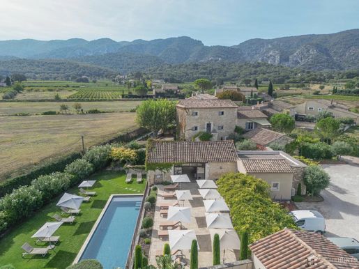 Maison 650 m² · à Oppède · 650 m² · 3 180 000 €