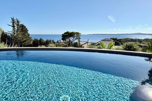 Maison 6 pièces 230 m² · à Roquebrune-sur-Argens · 230 m² · 2 490 000 €