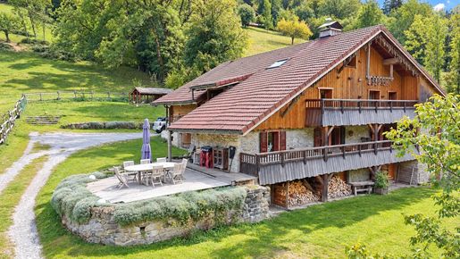 Maison 9 pièces 330 m² · à Thônes · 330 m² · 1 460 000 €