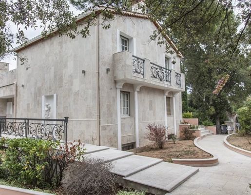 Maison 8 pièces 380 m² · à Roquebrune-Cap-Martin · 380 m² · 3 600 000 €